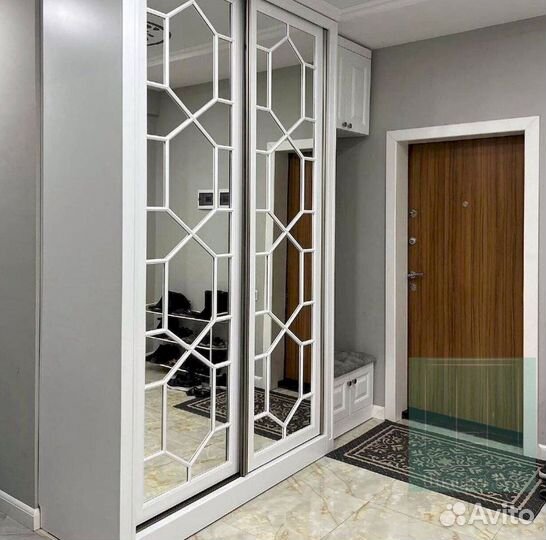 Шкаф распашной