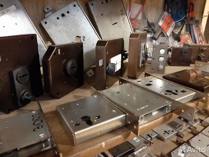 Замки врезные и накладные для дверей и гаражей