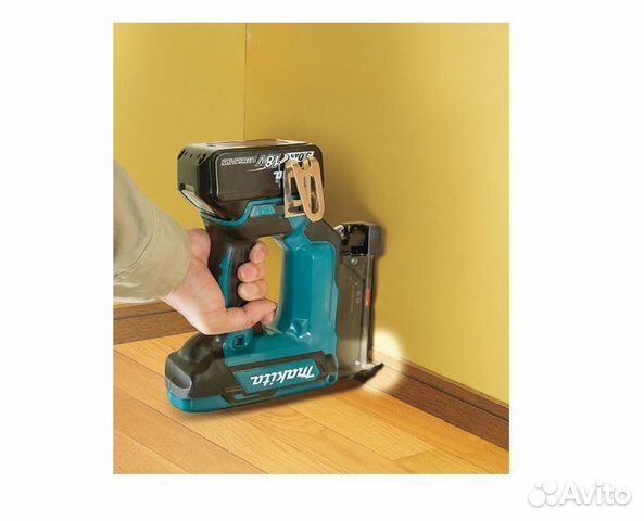 Аккумуляторный штифтозабиватель Makita DPT353Z