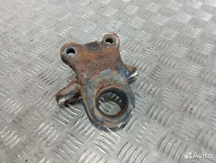 Кронштейн стойки переднего стабилизатора левый Sca