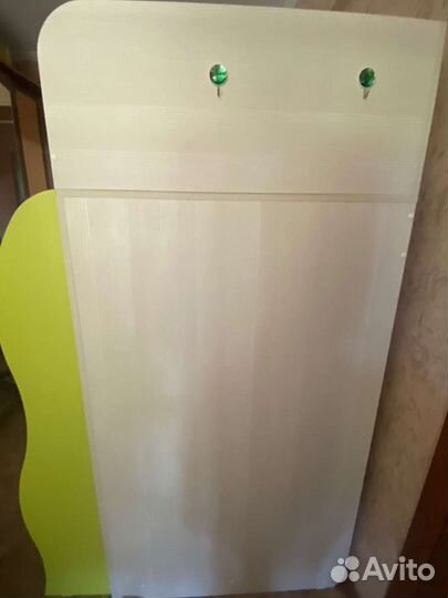 Детская двухярусная кровать со столом