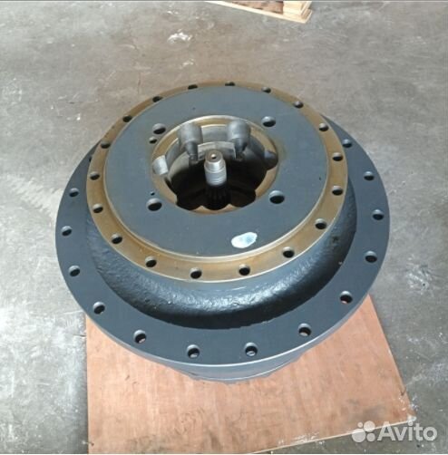 Бортовая (редуктор хода) Комацу 200-8
