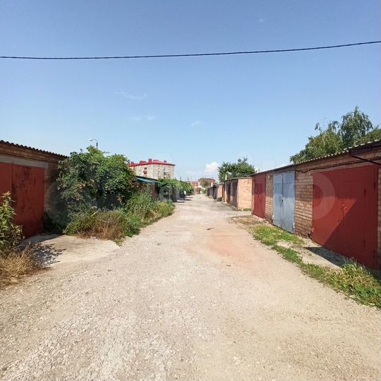 Гараж, > 30 м²
