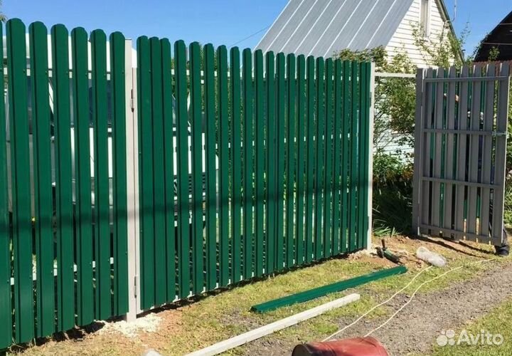 Забор из евроштакетника цена качественно