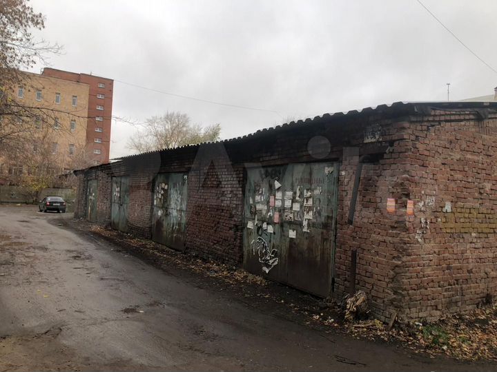 Гараж, > 30 м²
