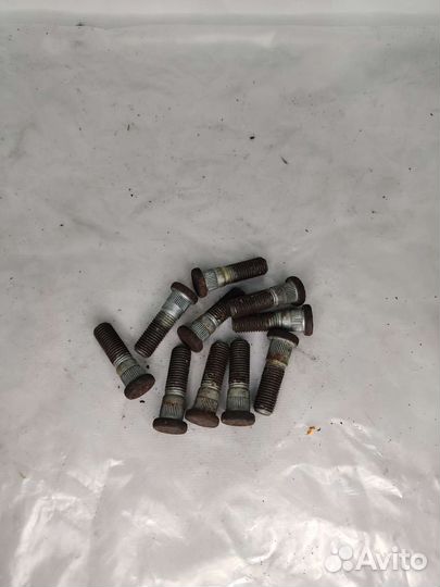 Шпильки колесные на ягуар jaguar