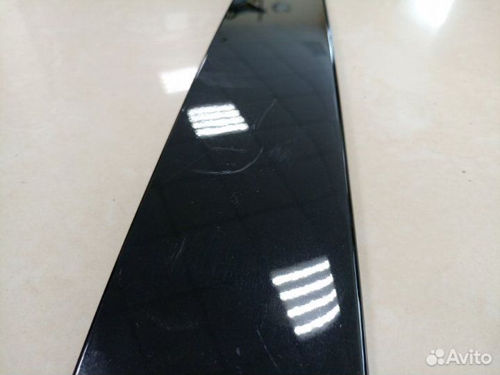 Молдинг двери передний правый Kia Stinger седан