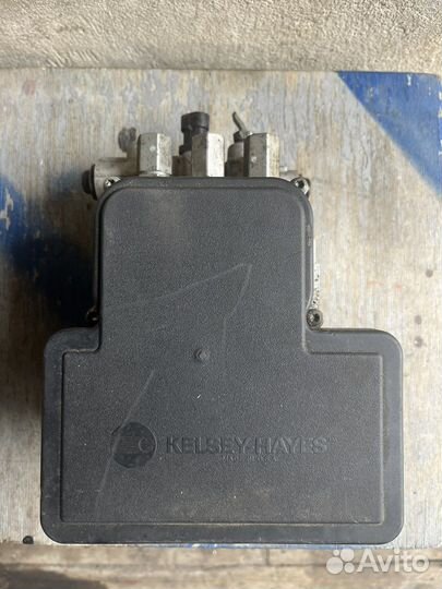 Блок управления abs chevrolet blazer