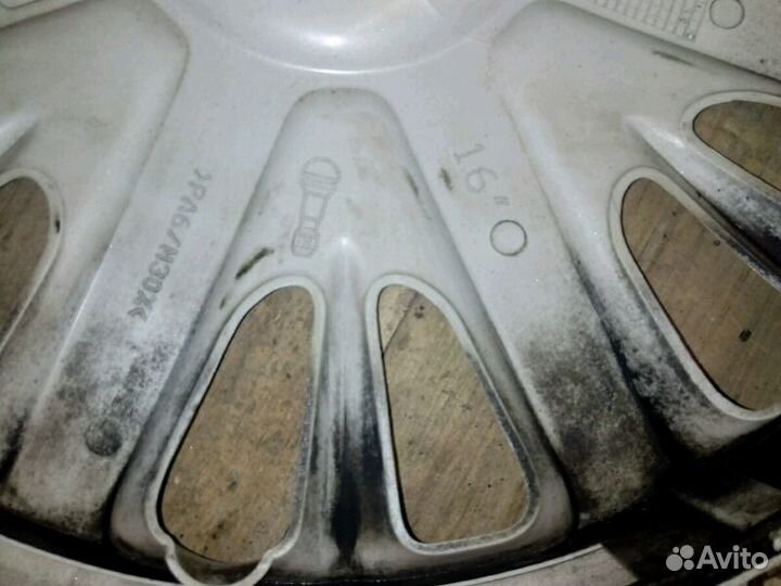 Колпак на пежо R16