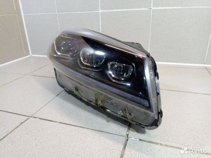 Фара правая Kia Sorento UM