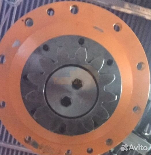 HX300LC Редуктор поворота Hyundai R260-9