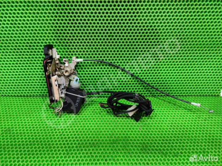 Замок двери передний правый Mercedes-Benz V W638