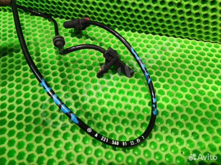 Датчик ABS задний левый Mercedes-Benz S W221