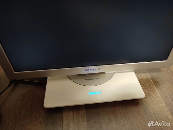 Монитор Samsung SyncMaster 970P