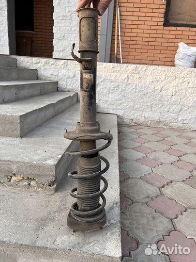 Стойка амортизационная