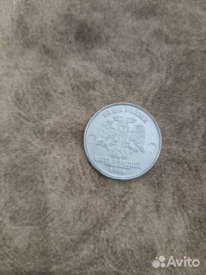 5 рублей пластмассовый