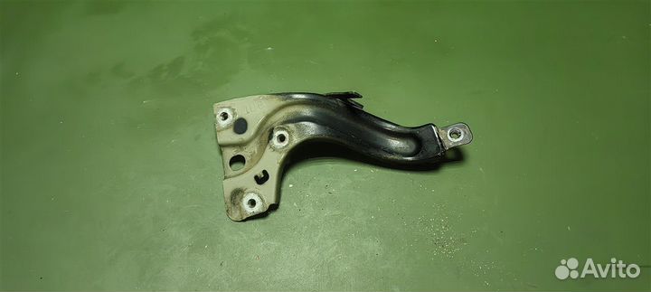 Кронштейн фар передний левый Nissan Note E11 CR14