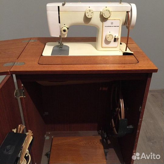 Швейная машинка чайка 142 м с ножным приводом
