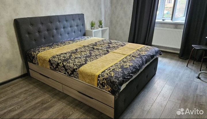Кровать двухспальная 140*200 с ящиками Новая