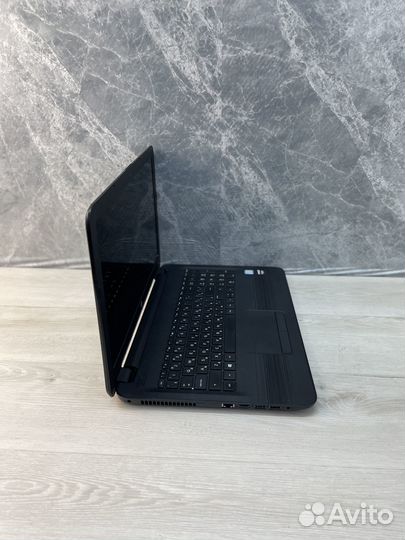 Ноутбук HP 15-ay516ur