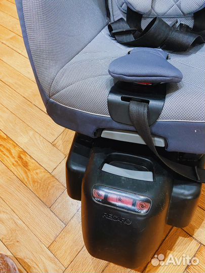 Автокресло Recaro OptiaFix