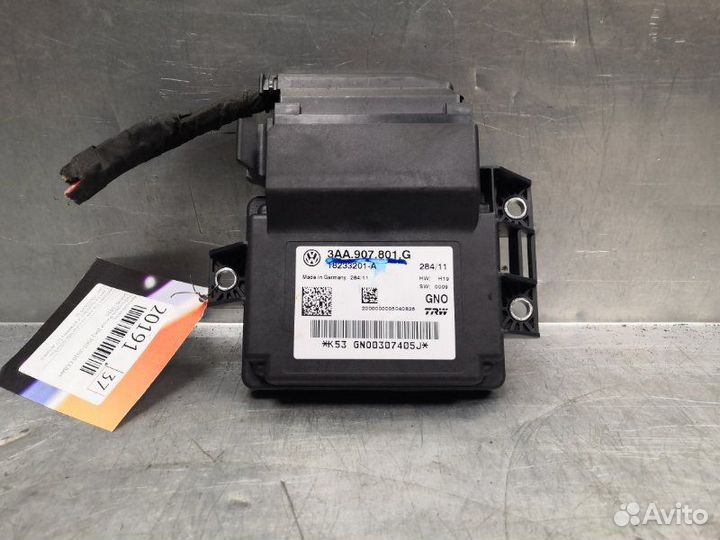 Блок управления парковочным тормозом Volkswagen