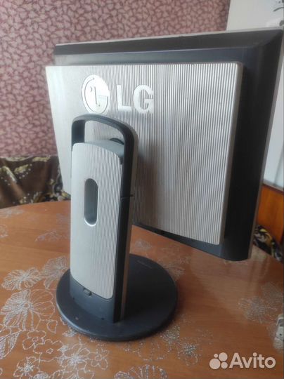 Монитор LG