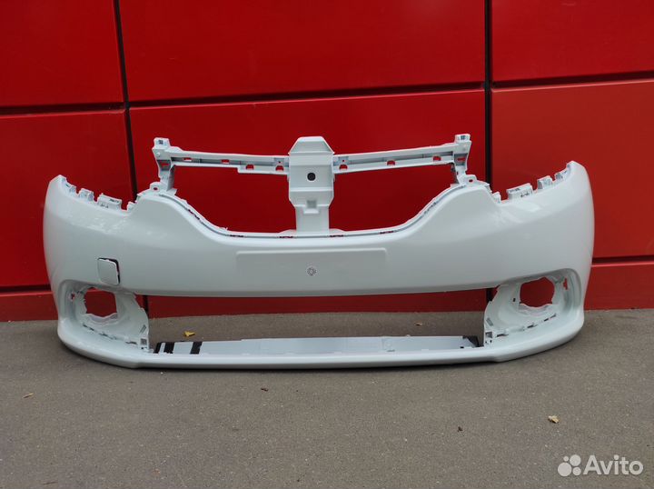 Бампер передний Renault Logan 2 2014-2018 белый