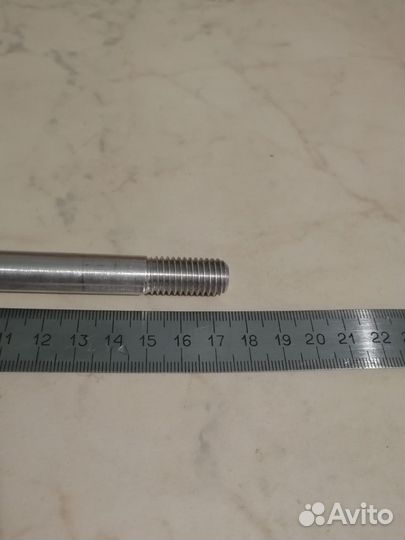 Ось задняя 12х142х1.75мм