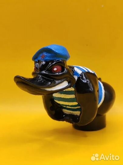 Злая утка на капот автомобиля - вдв