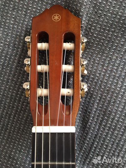 Классическая гитара yamaha c40