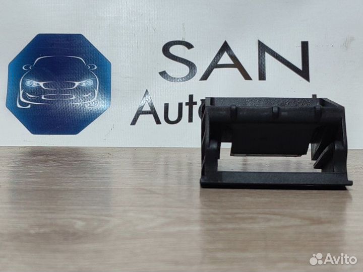 Кронштейн радиатора Bmw X5 E70 N52B30AF 2008