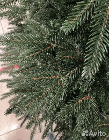 Елка искусственная