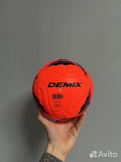 Футбольный мяч профессиональный Demix