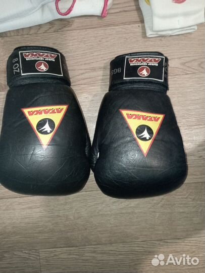 Боксерские перчатки 8 oz, 14 oz и накладки