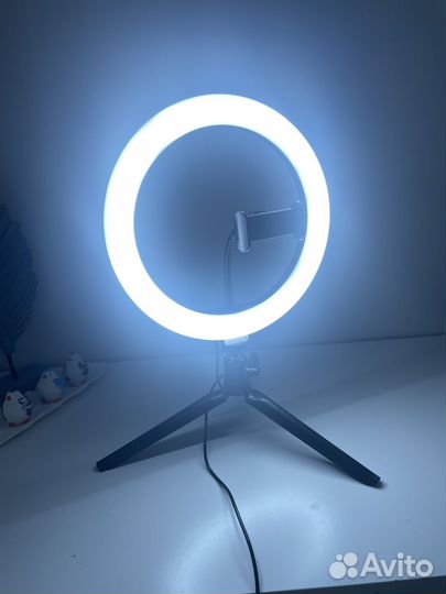 Кольцевая лампа настольная