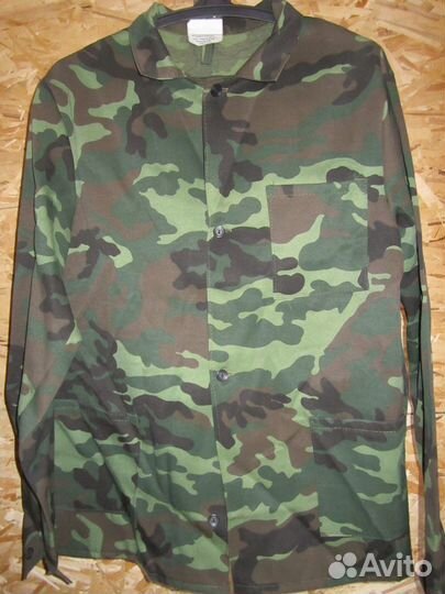 Костюм летний камуфлированный на пуговицах (новый)