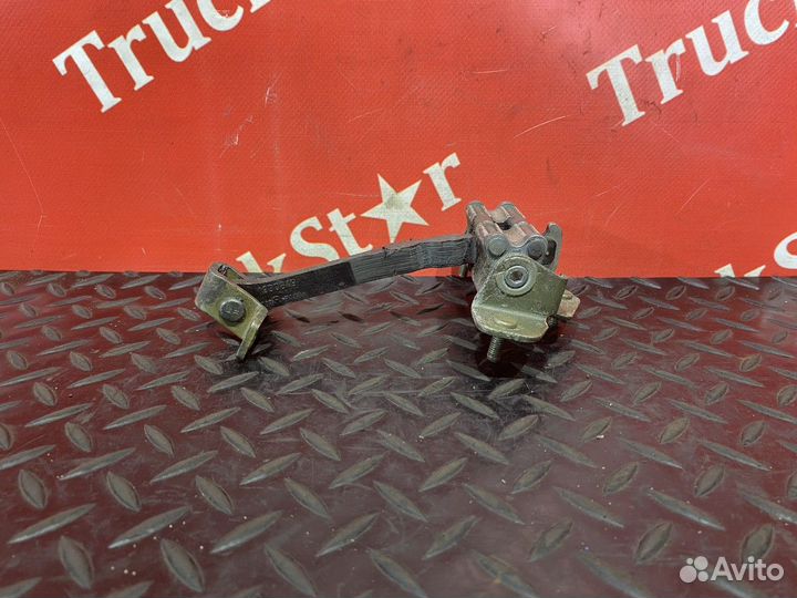 Ограничитель двери