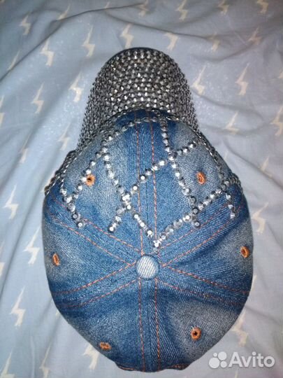 Бейсболка со стразами кепка