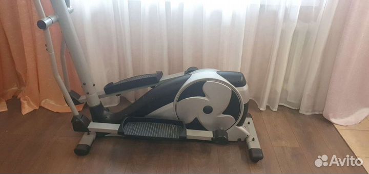 Эллиптический тренажер Larsen 1032M