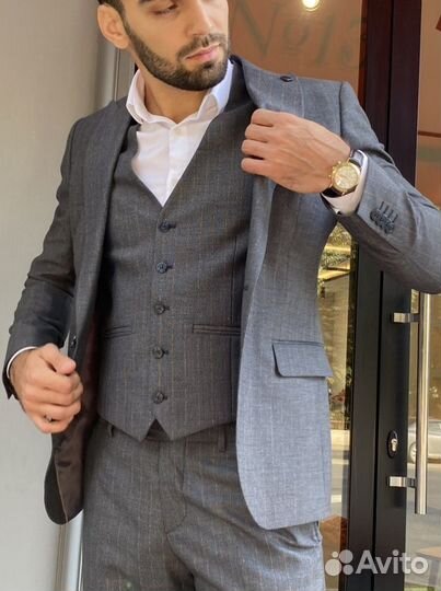 Мужской костюм на прокат