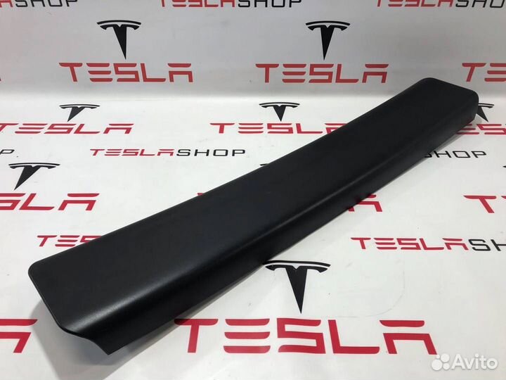 Панель панорамного потолка Tesla Model S 2013
