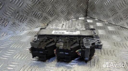 Блок управления двс renault megane 3 (9SV09PC01)