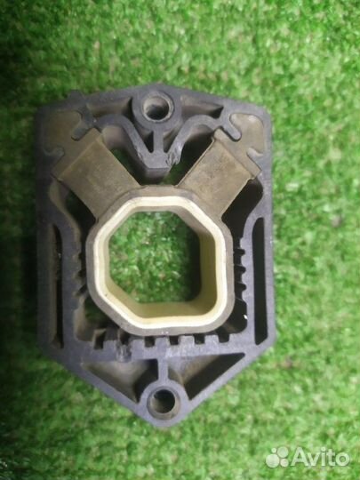 Подушка радиатора Skoda Octavia A5 2005-2010