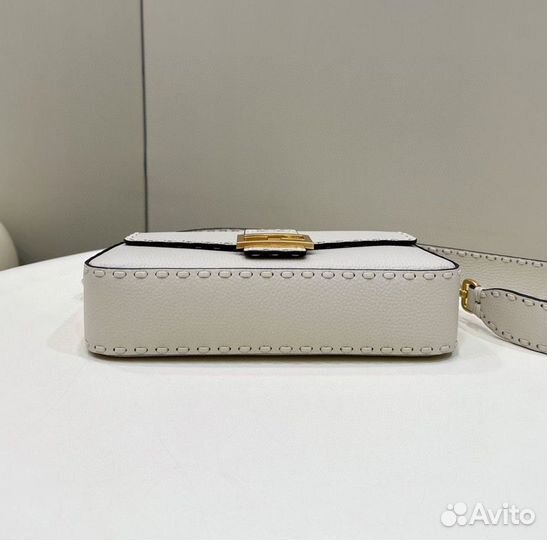 Сумка Fendi Baguette светло бежевая