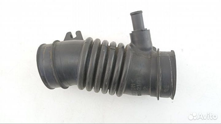 Патрубок воздушн.фильтра Toyota Ractis NCP105 1NZ