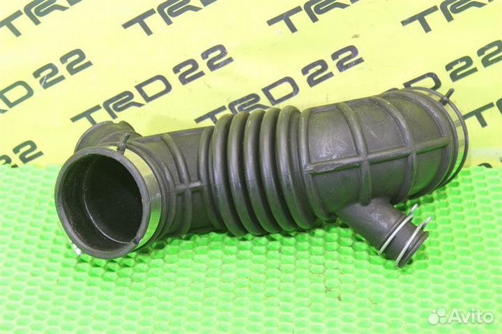 Патрубок воздухозаборника Nissan Serena C25 MR20DE