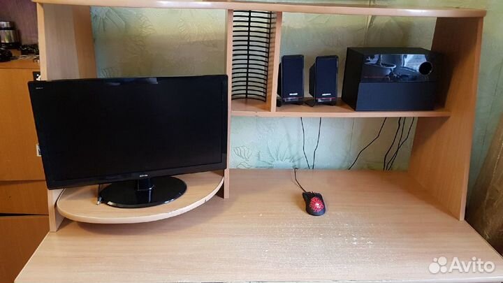 Компьютерный стол