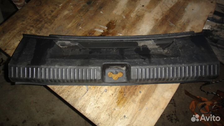 Обшивка задней панели Фольксваген поло 1,6 седан