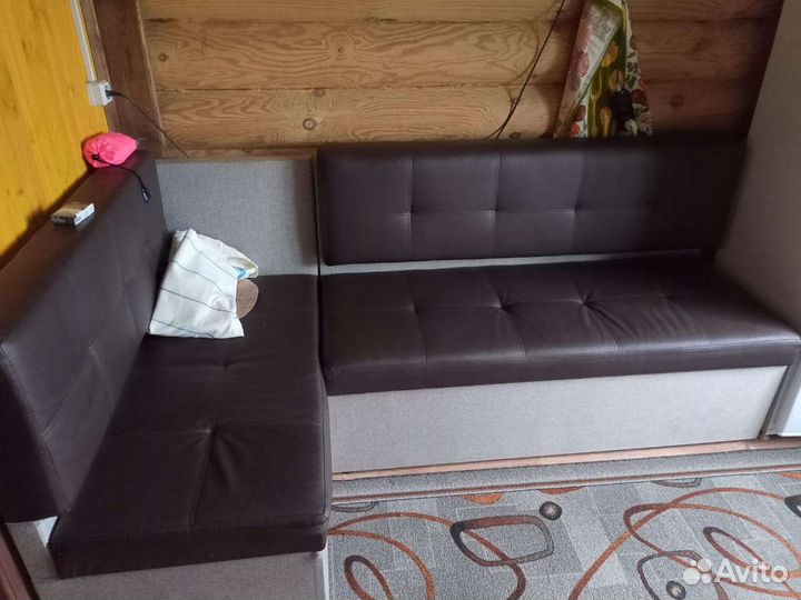 Кухонный угловой диван со спальным местом бу